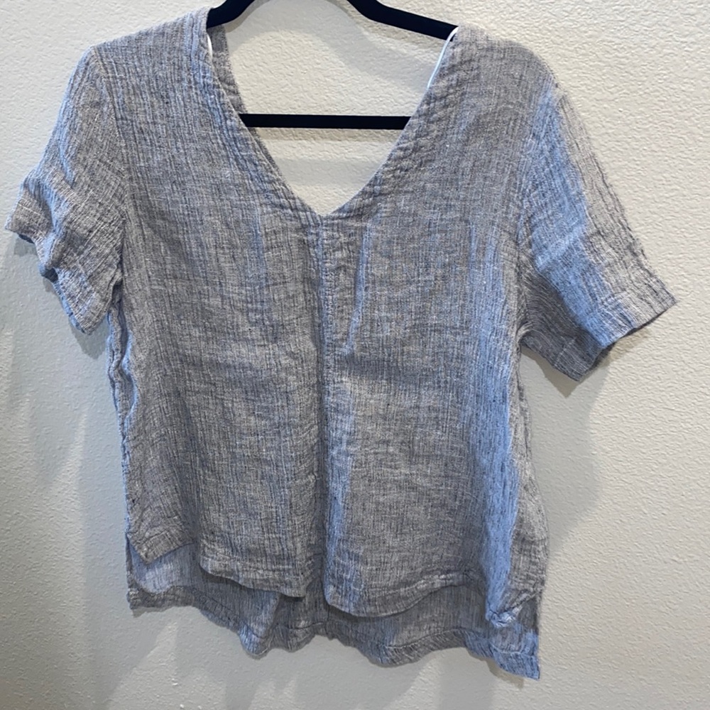 Tahari 100% Linen Deep V-neck Short Sleeve Blouse